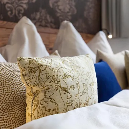 Boutique Anybody ザールバッハ・ヒンターグレム